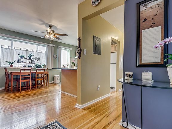 3rd image of 1101 N Bellaire St APT 303