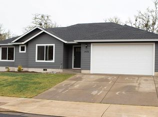 1470 W Tarragon Dr, Roseburg, OR 97471