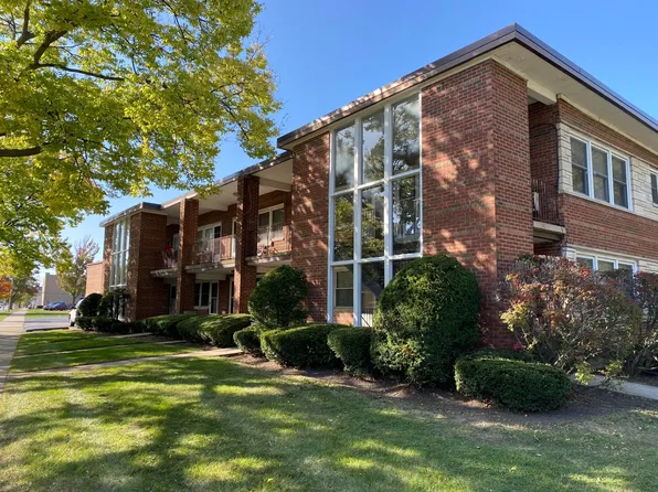 225 E 1st St, Elmhurst, IL 60126