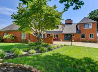 11210 Crown Point Dr, Knoxville, TN 37934
