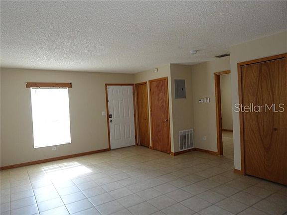 5th image of 2114 Bonneville Dr