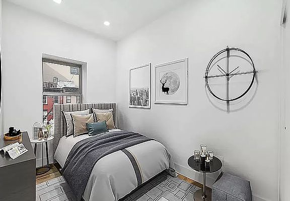5th image of 247 Mulberry St APT 10