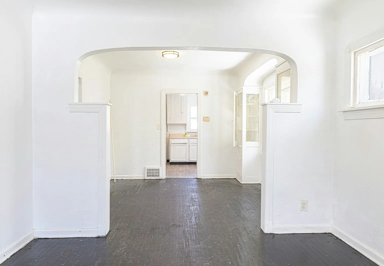 7913 Connecticut Avenue — Photo 2