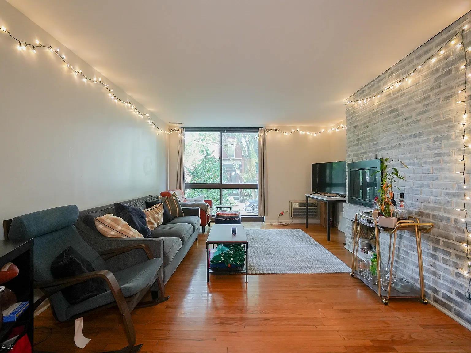 2 bed, 1200 sqft, $3,895 — Photo 2