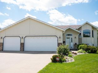 2910 35 1/2 Court Ave S, Fargo, ND 58104