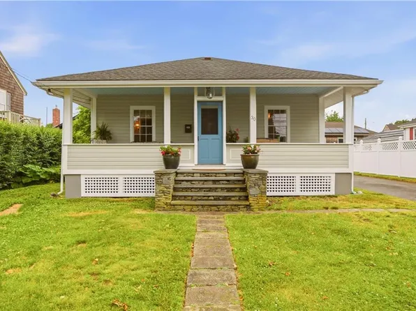30 Boulevard, Middletown, RI 02842