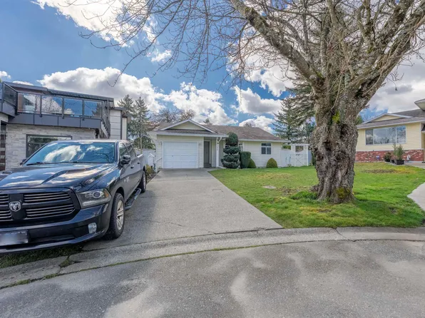 17346 60a Ave, Surrey, BC V3S 6X8