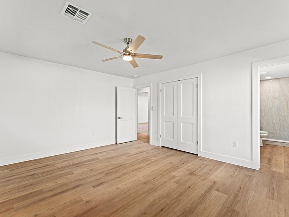 2nd image of 2701 Macarthur Dr