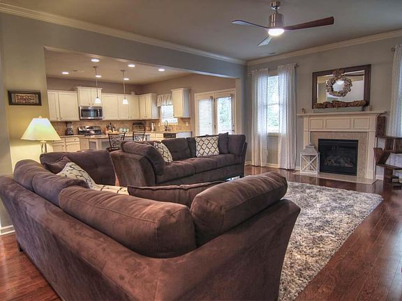 5th image of 4113 Oakstone Dr