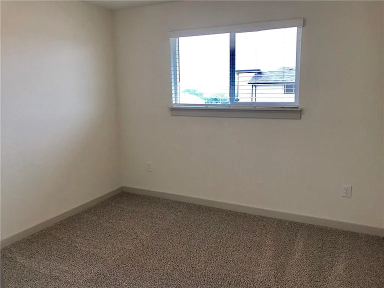 10408 Fulton Ave — Photo 16