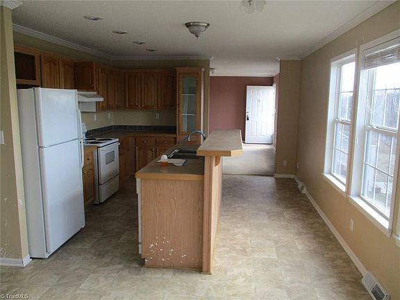 3rd image of 130 Michrob Ln