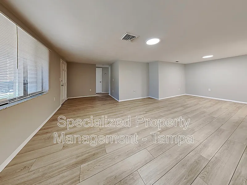 3 bed, 2.0 bath, 1345 sqft, $1,750 — Photo 2