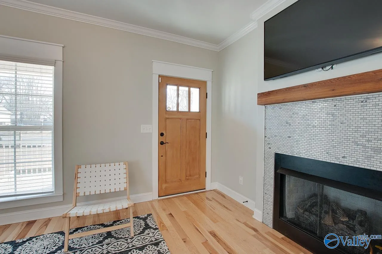 4 bed, 3.0 bath, 2607 sqft, $3,000 — Photo 4