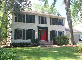 3015 Walden Woods Dr, Midland, MI