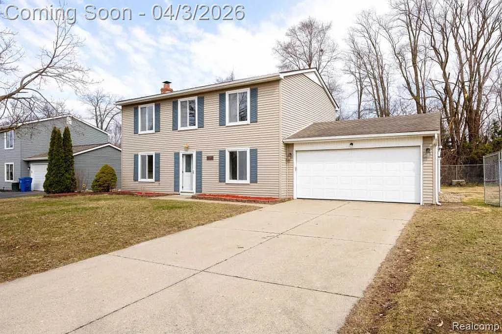 1171 Meadowood Dr photo 1