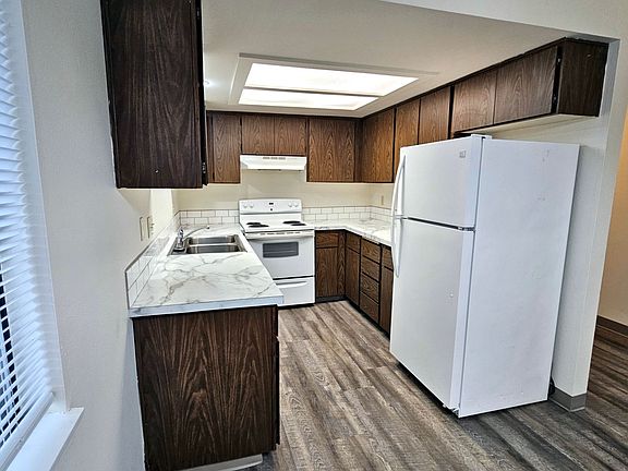 4th image of 801 N Tweedt St #15