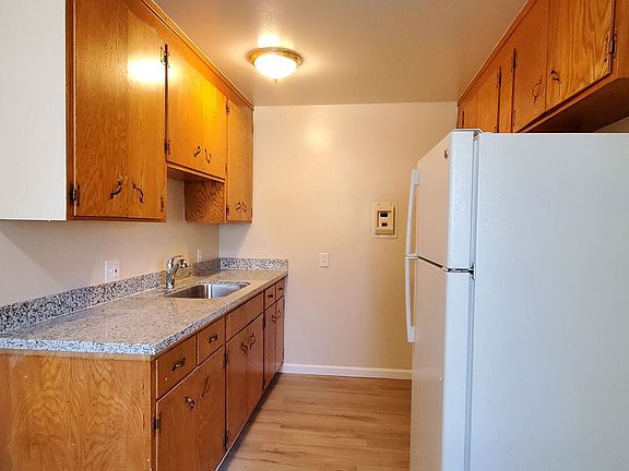 2nd image of 424 Paula Ct #10