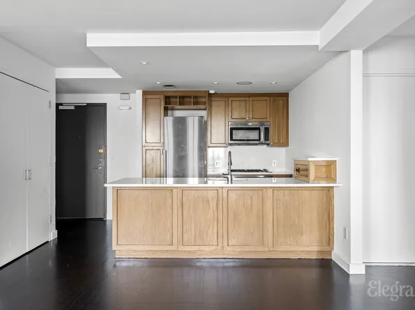 333 Rector Place image 7 of 24