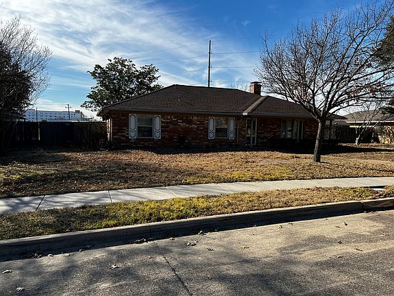 3rd image of 2114 Wellington Dr