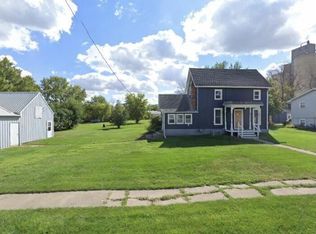234 E Monroe St, Winthrop, IA 50682