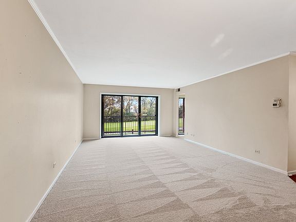 4th image of 250 W Parliament Pl APT 101