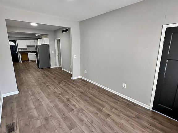4th image of 1002 Beaconsfield Ave APT 1N