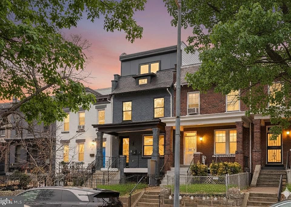 1st image of 1218 5th St NE #1