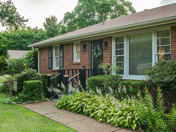 2nd image of 709 Shawnee Dr