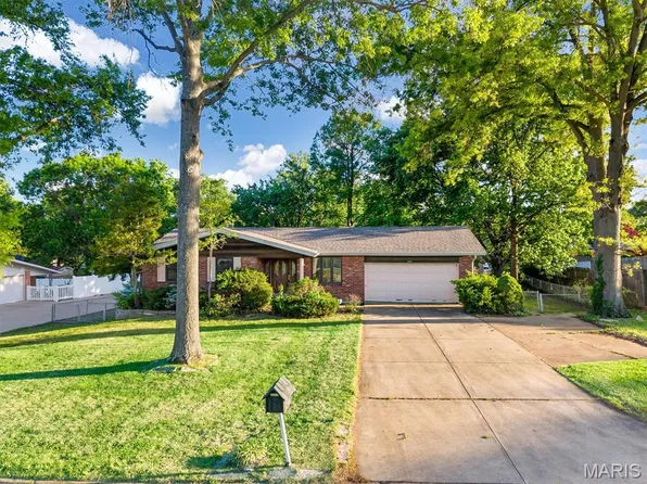 2948 Oldewick Dr, Saint Louis, MO 63129