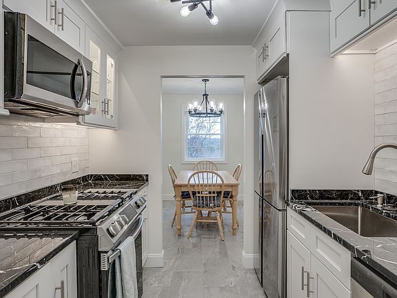 3rd image of 8 Louisburg Square #5