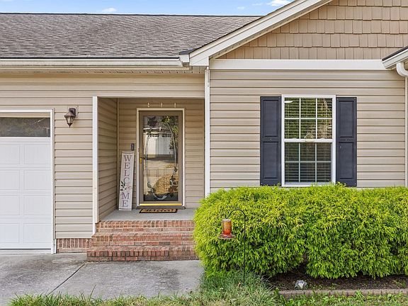 4th image of 7006 Maple Leaf Ln