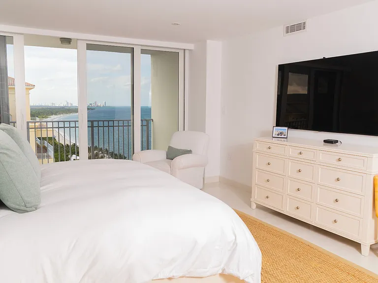 881 Ocean Dr #18H — Photo 33