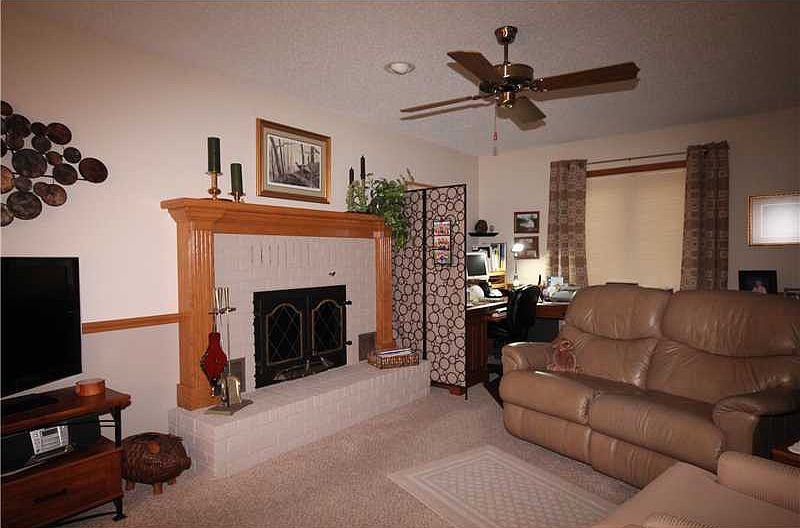 1st image of 9 Dulverton Dr