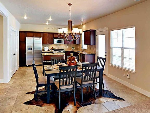 5th image of 946 E Winding Creek Dr