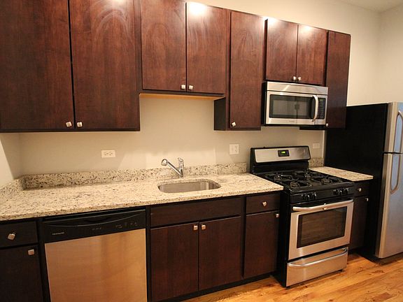 5th image of 3007-09 W Lawrence Ave