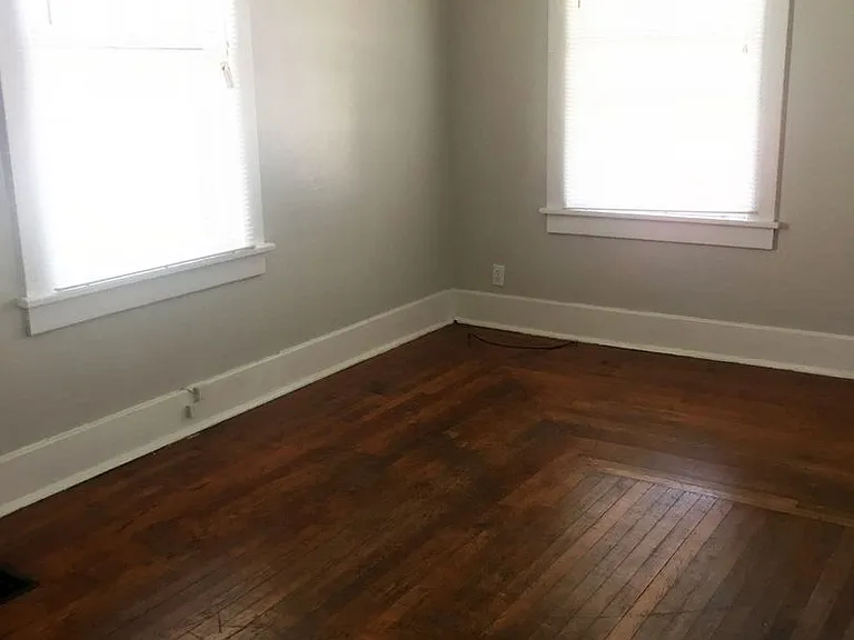 1213 Elizabeth St — Photo 3