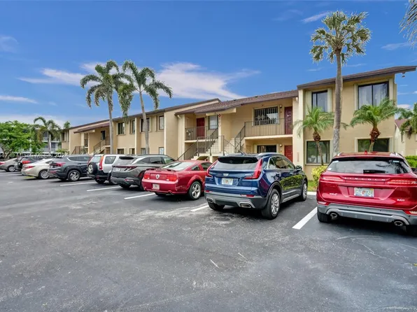 160 SE 7th St #404, Deerfield Beach, FL 33441