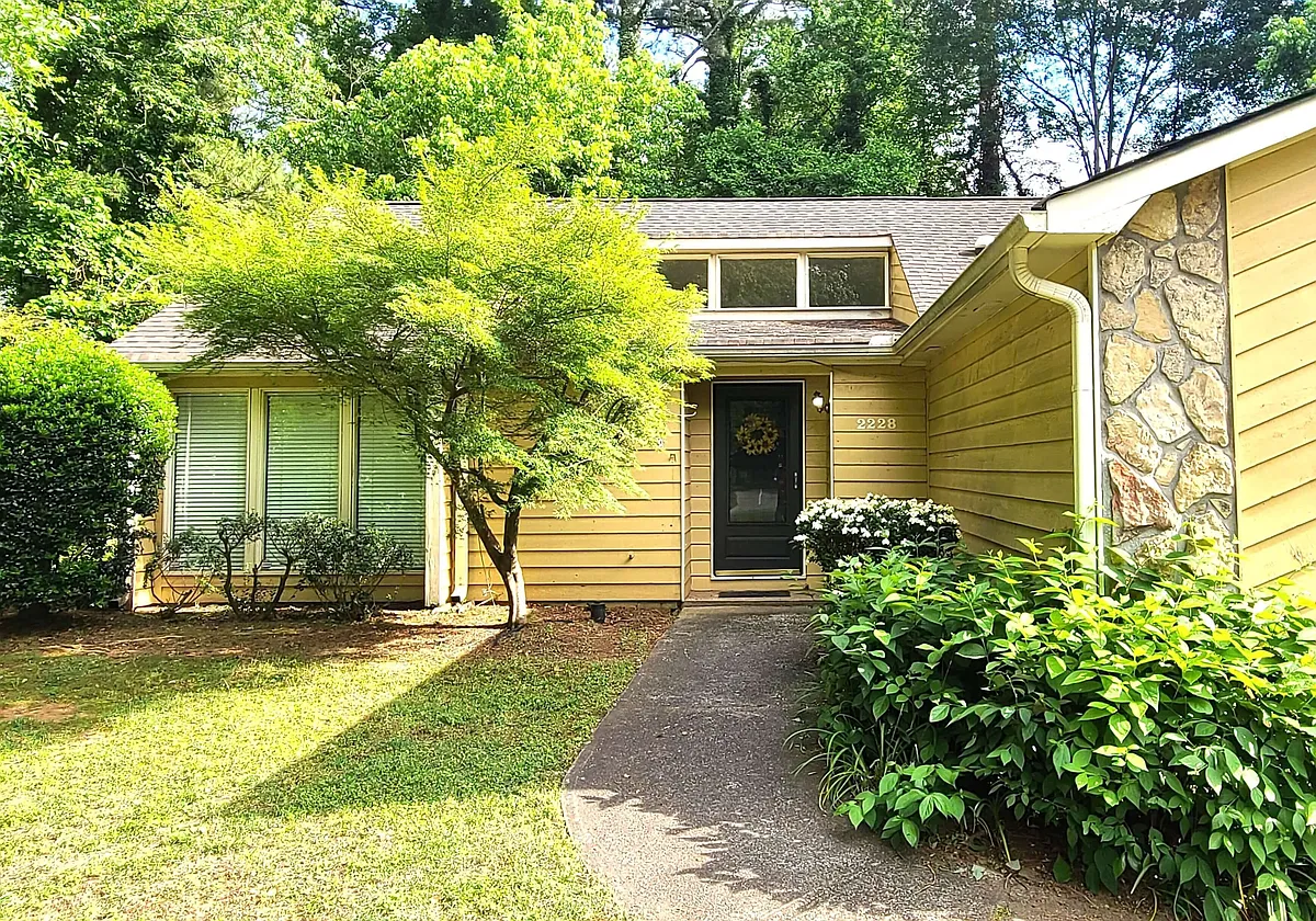 Building Photo - 2228 N Woods Ct