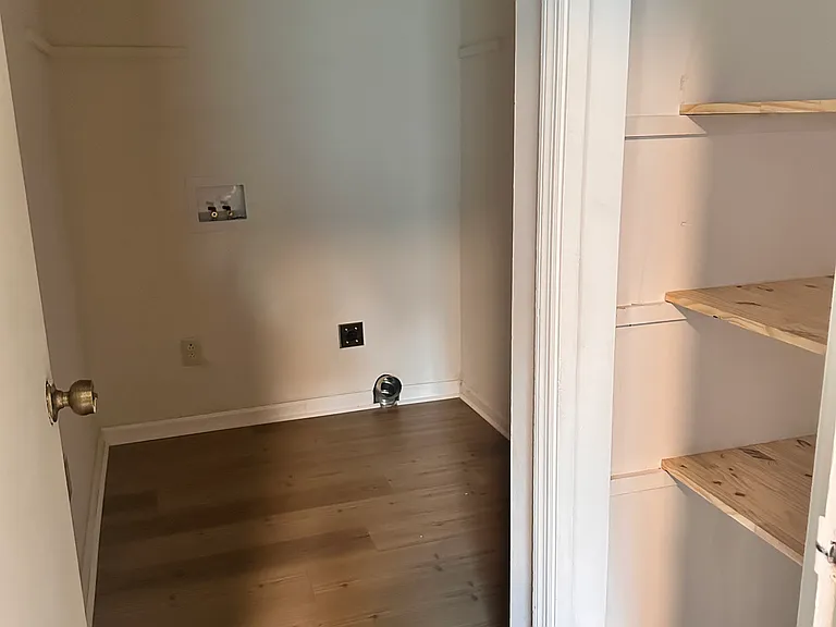 432 Lakebow Ct — Photo 11