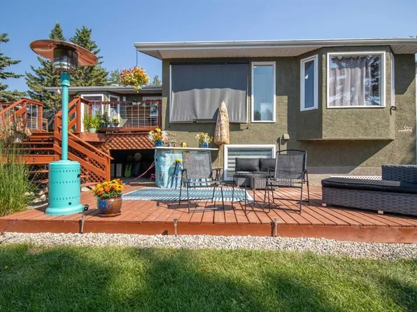 550 N 4th Ave SW, Sundre, AB T0M 1X0