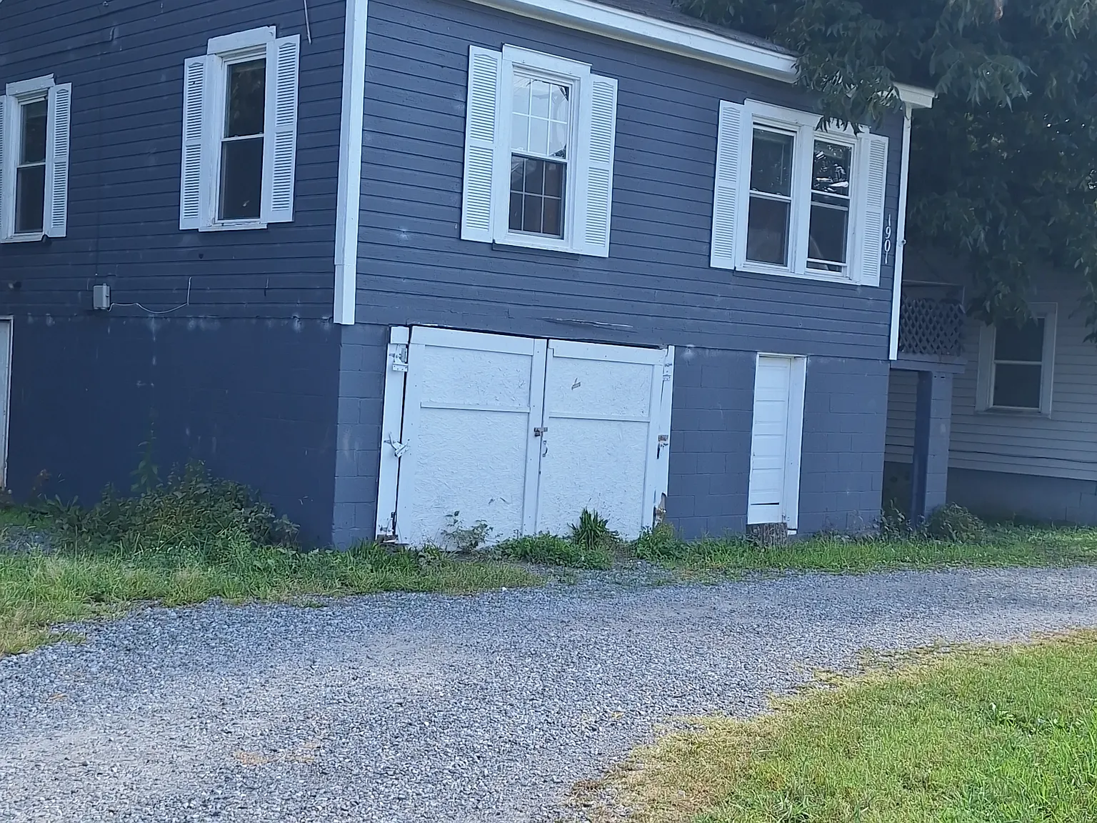 1901 E Ozark Ave — Photo 3