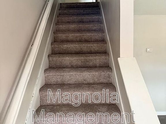 2nd image of 226 Oak St APT A