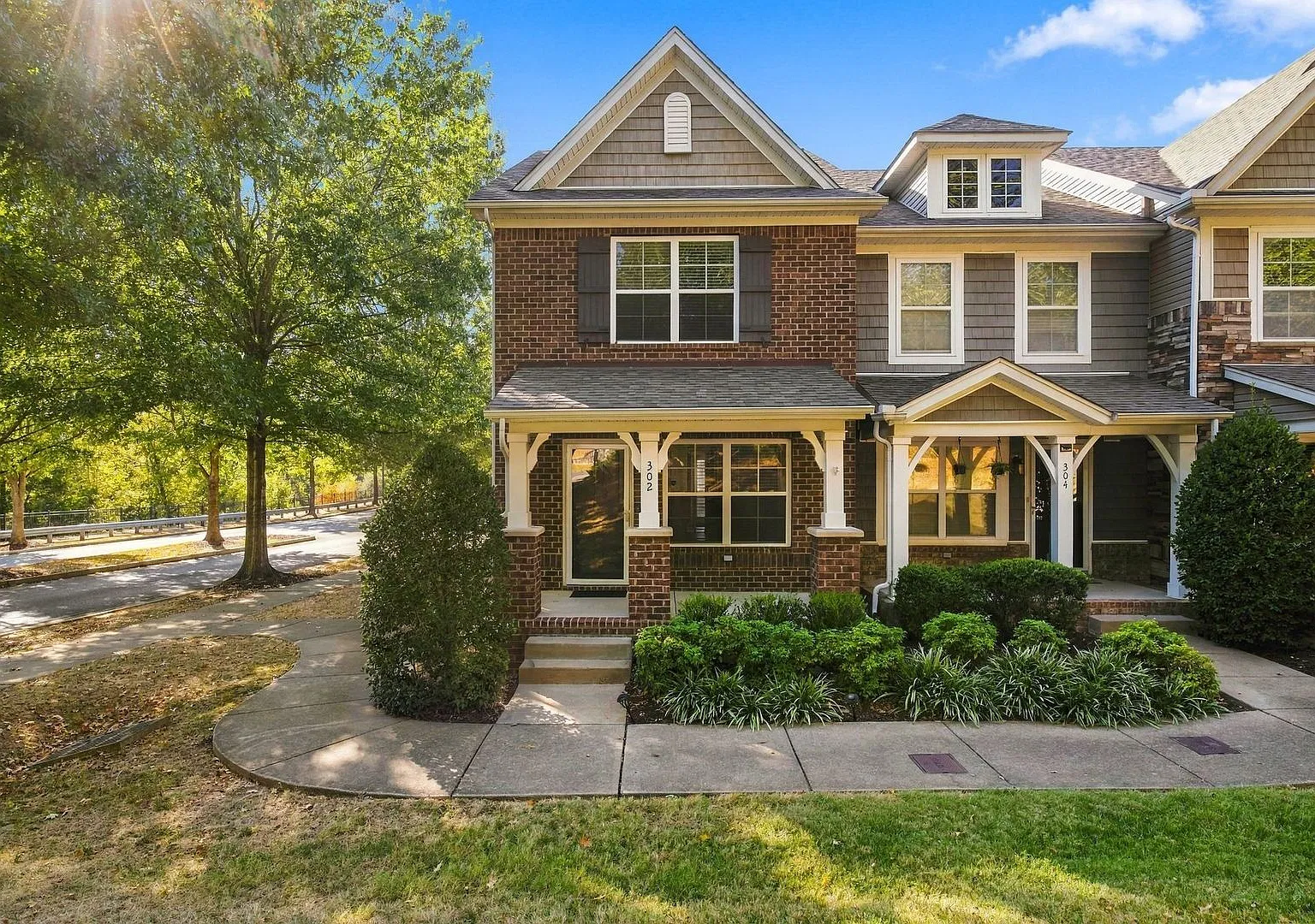 Hermitage Townhome in Villages of Riverwood community. 2BR 2.5BA one car garage, small dog ok, fe... — Photo 1