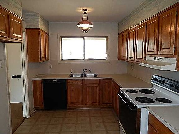 5th image of 2206 Clinton St