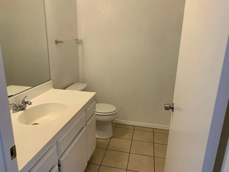 1440 Plaza Del Amo — Photo 5