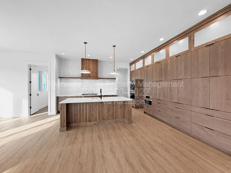 891 N Gracie Ave — Photo 16