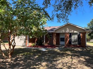 105 Morning Song Ct, Raeford, NC 28376