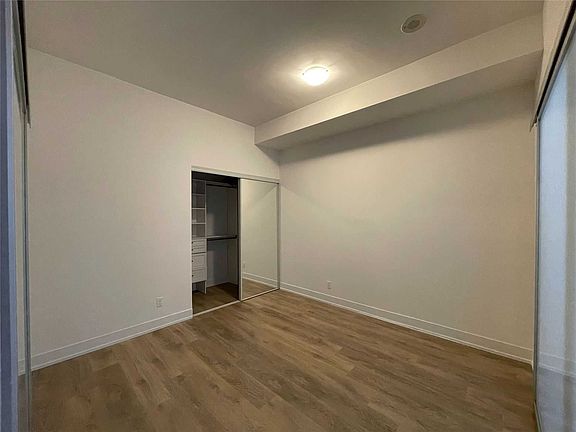 2nd image of 9471 Yonge St #301