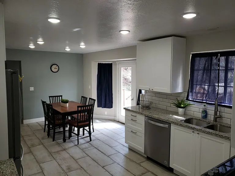 1712 E Wasatch Blvd — Photo 24