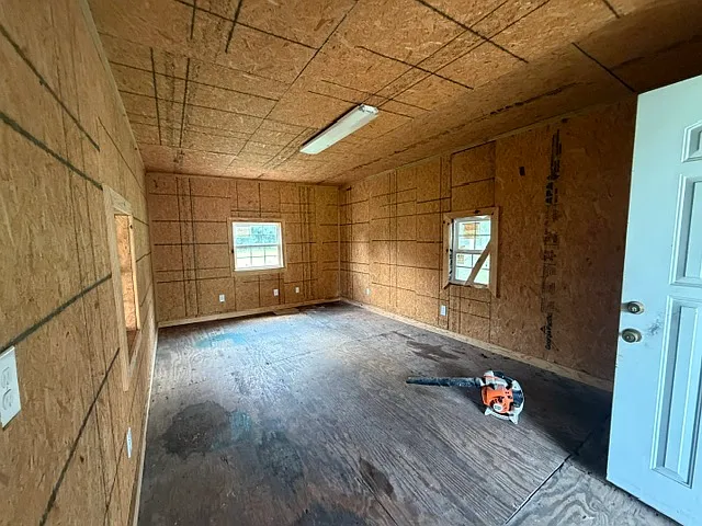 Storage and carport building 1